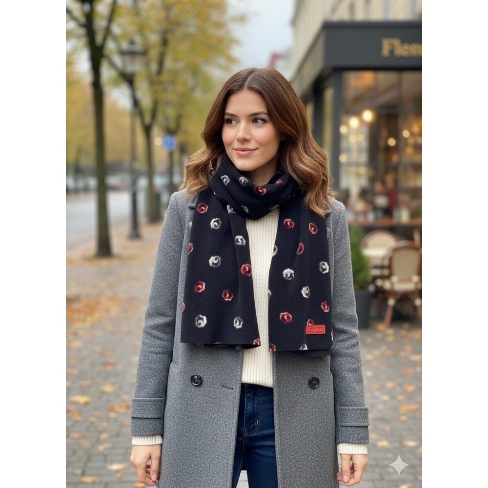 Conte‎ of Florence Black Floral Rose Print Fleece Scarf Made in Italy